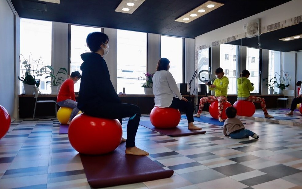 次回は12月1日 水 開催 バランスボールレッスン Coubic