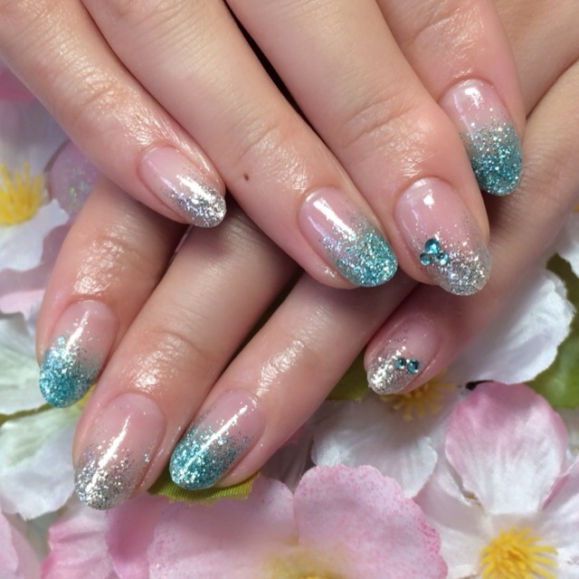 【初回オフ無料】ラメグラデーション 40色 | JNA認定★nailsalon&schol LUCE(ルーチェ) 新小岩店 | 当日予約・直前予約 ポップコーン