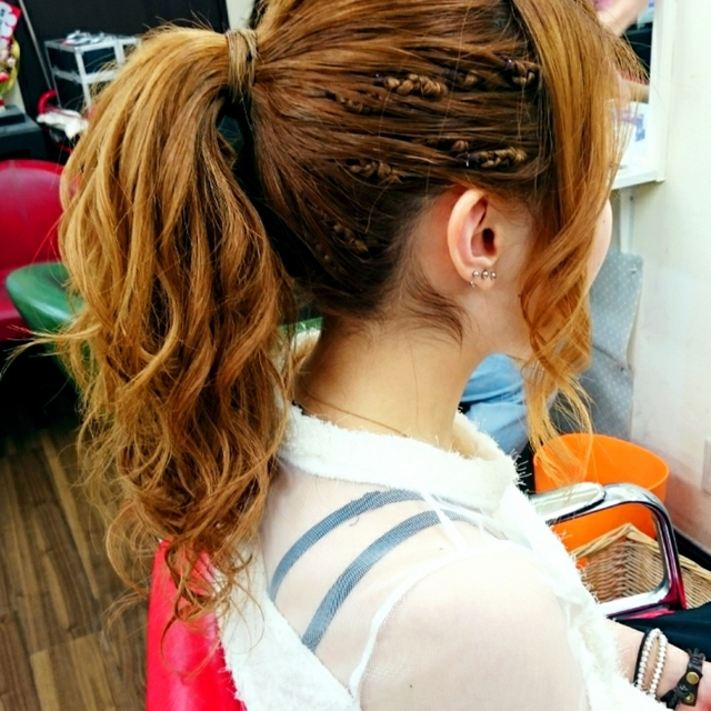 ☆『ポニーテール+コテ巻き♪』☆シンプルでやっぱり可愛い♪ | ヘアセット UP's(アップス)♪土日は朝8時から営業しています♪ | 当日予約・直前予約 ポップコーン