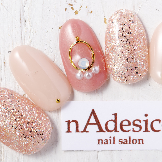 新規オフなし☆限定デザイン!!パールアクセアート☆ | nAdesico nail salon (なでしこネイルサロン) | 当日予約・直前予約 ポップコーン