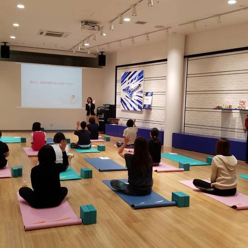 ミズノ&資生堂 スペシャルイベント YOGA & Beauty Seminar