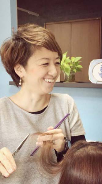 鹿野恵利子 (Beauty Consultant(ビューティーアドバイザー)