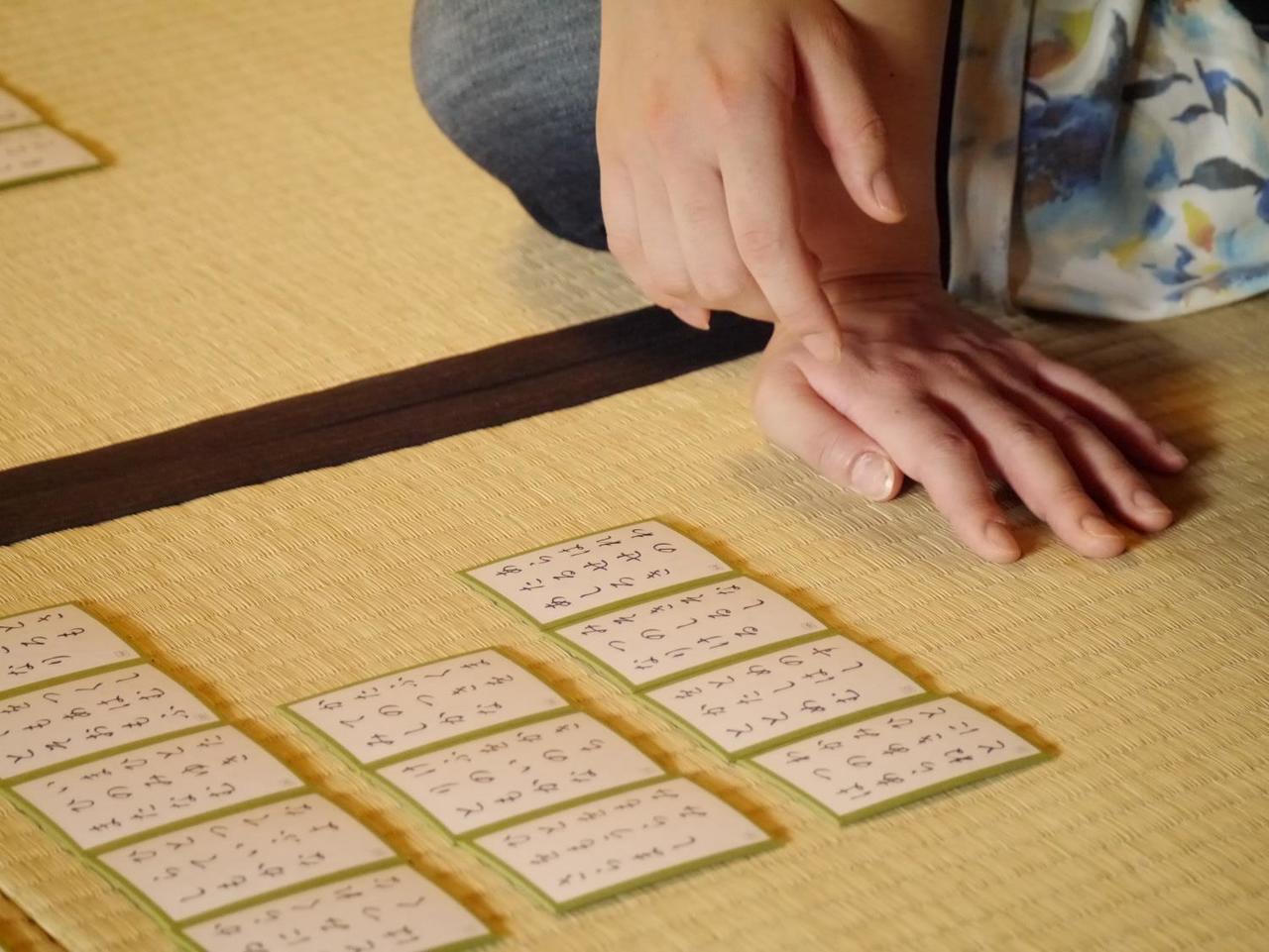 爽やかな集中感 競技かるた体験会