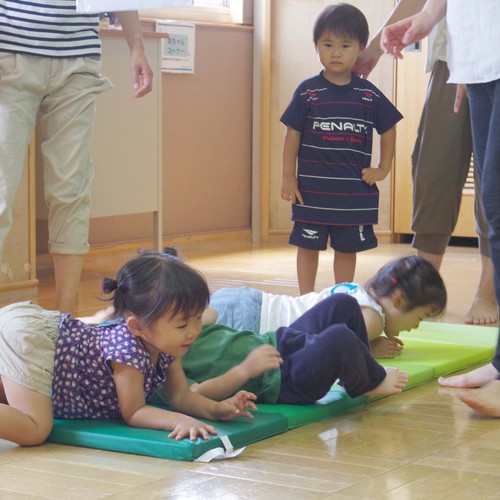 【平成30年度高津Bコース】さっちーと一緒にのびのび親子体操