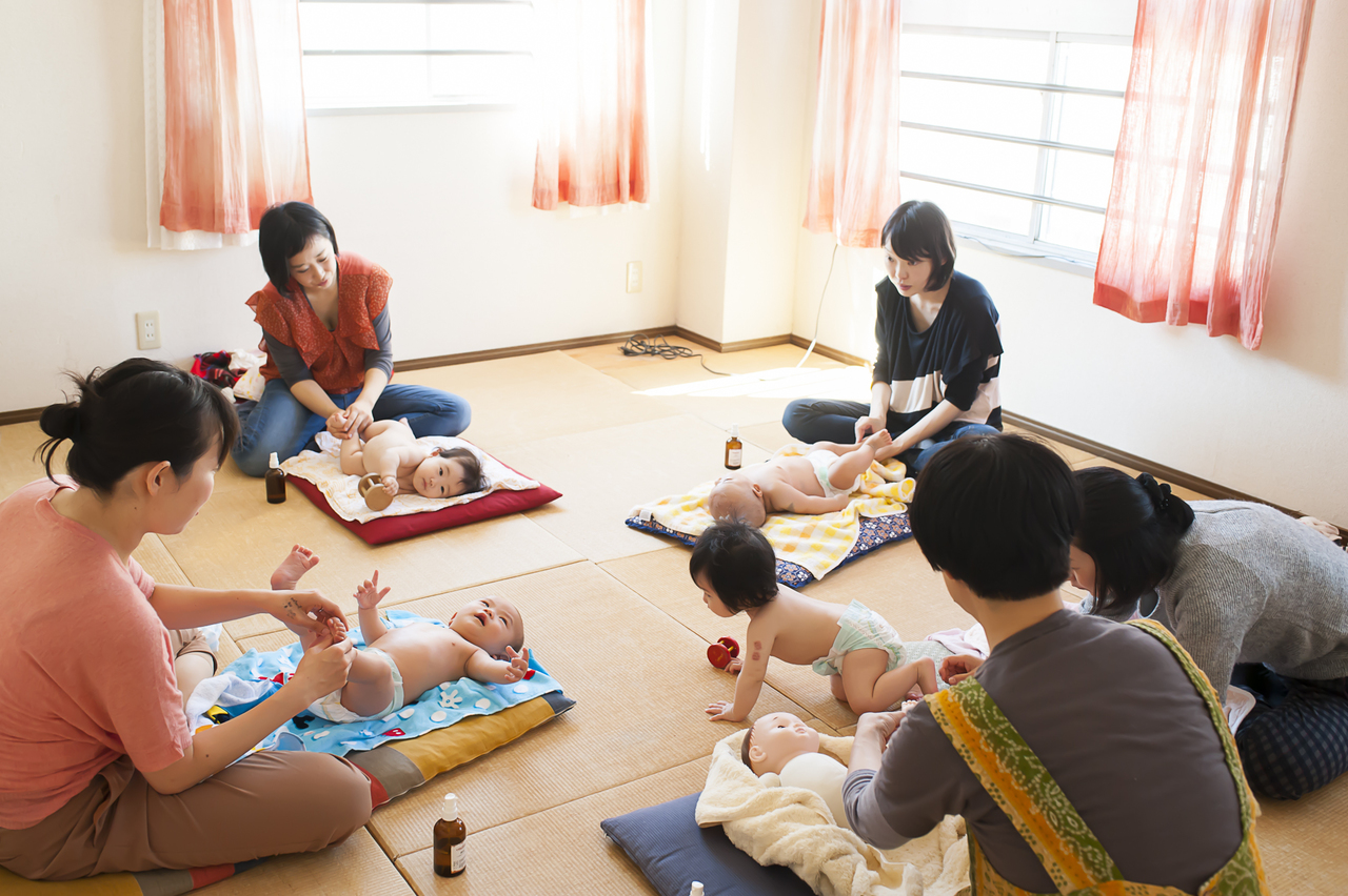ベビーマッサージ虹クラス ~赤ちゃんと自分を整える手習いあれこれ~