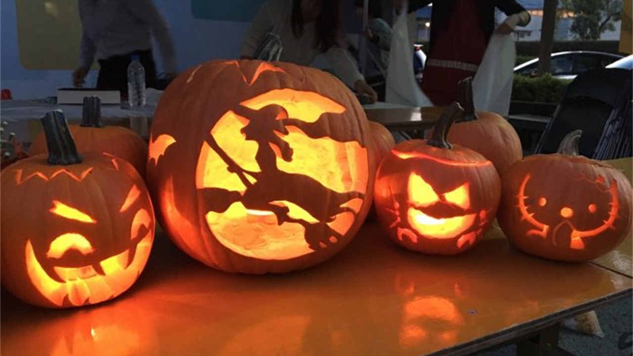 本物のカボチャをくりぬいて作る カービングランタン 作り 杉並 19年10月19日 土 Coubic