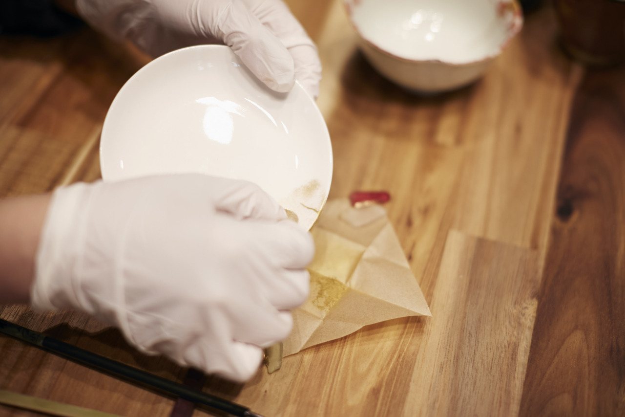 オンライン金継ぎ教室 つぐつぐ 中塗り 金蒔き 黒色漆 弁柄漆 消粉の蒔き方 Coubic