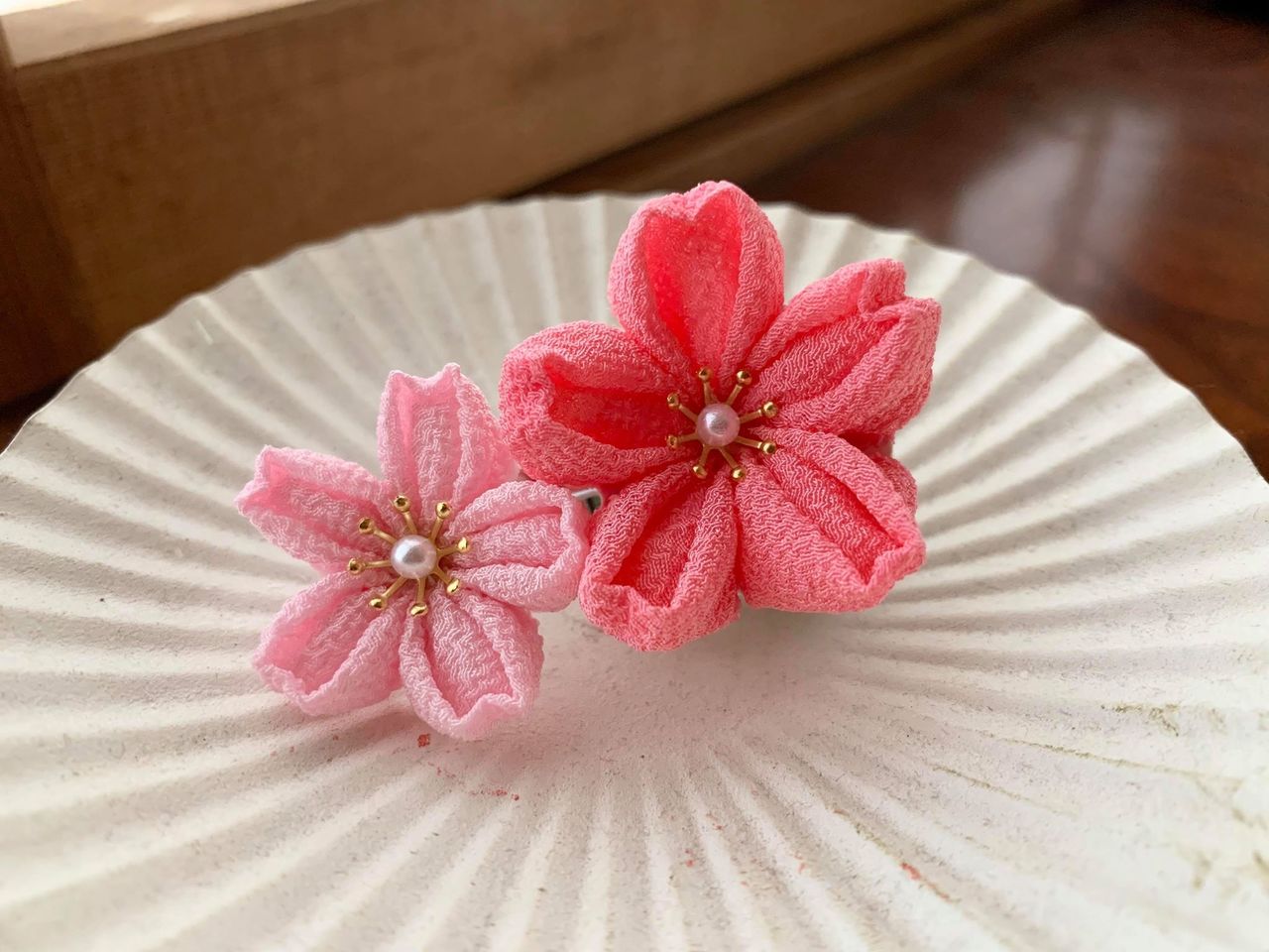 厚木 桜祭り つまみ細工で桜のブローチ作り 年3月日 金祝 Coubic