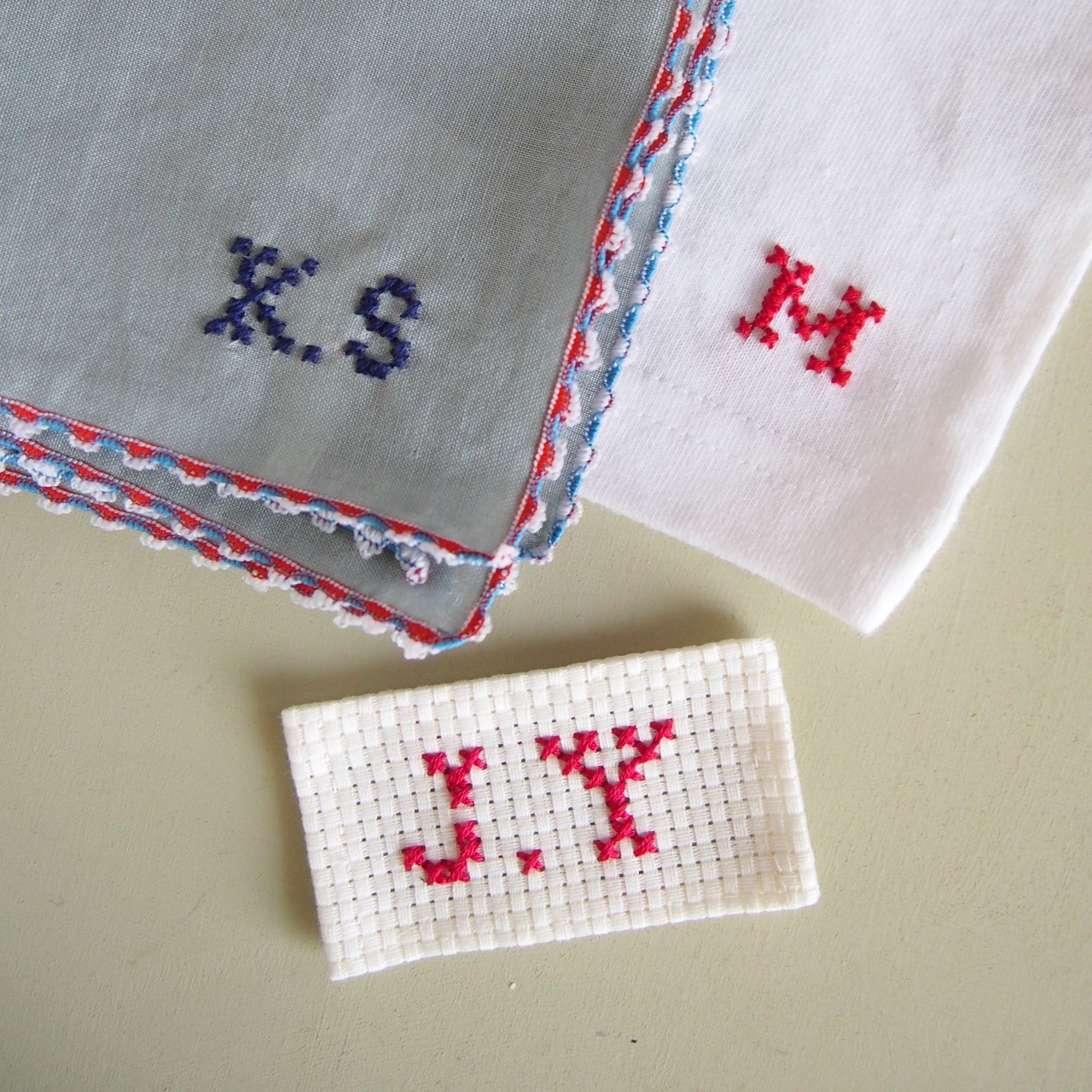7 8 木 Artist Inのミニレッスン クロスステッチ入門 イニシャル刺繍 Coubic