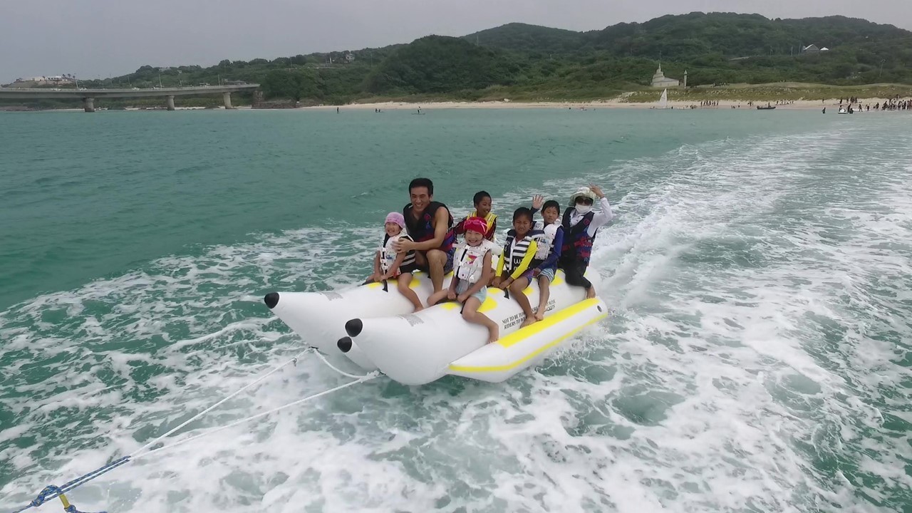 角島で遊覧型バナナボート体験 ドローン撮影プレゼント Coubic