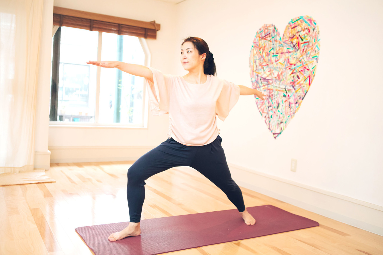 ヒイラニスタジオ レッスン やさしい朝ヨガ 夜ヨガ Coubic